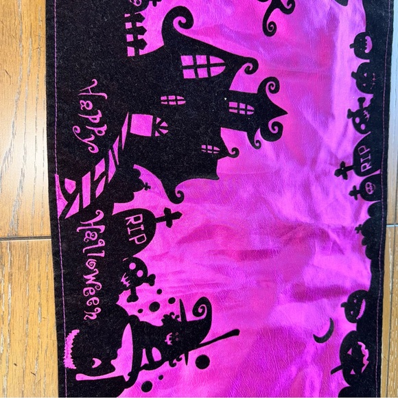Halloween Table Runner, Purple/Black-Happy Halloween - Picture 4 of 6
